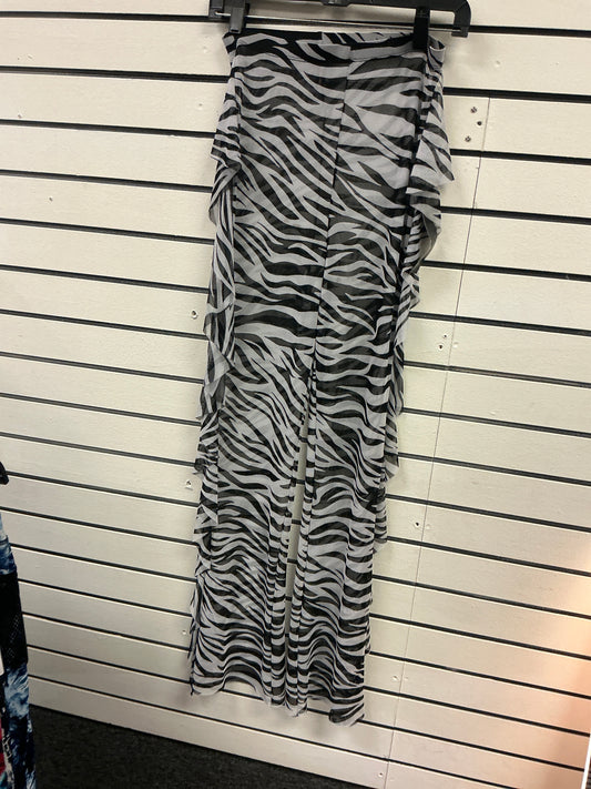 Zebra see-through ruffles on the side, black & white pants